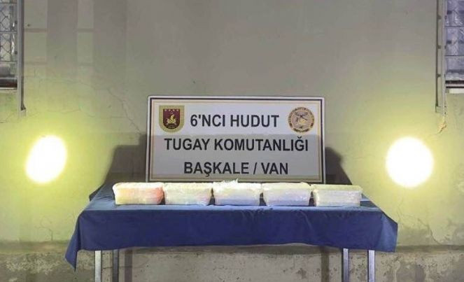 Sınır hatlarında ele geçirildi! Çok sayıda silah ve mühimmat var - Resim : 1