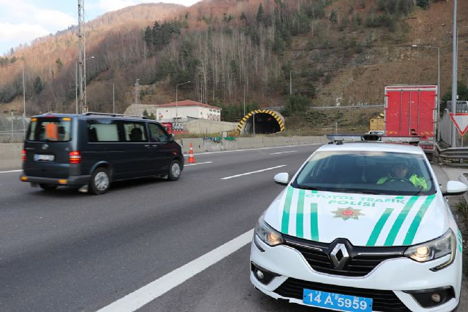 Anadolu Otoyolu'nda kurallara uymayan sürücüler drondan kaçamadı - Resim : 2