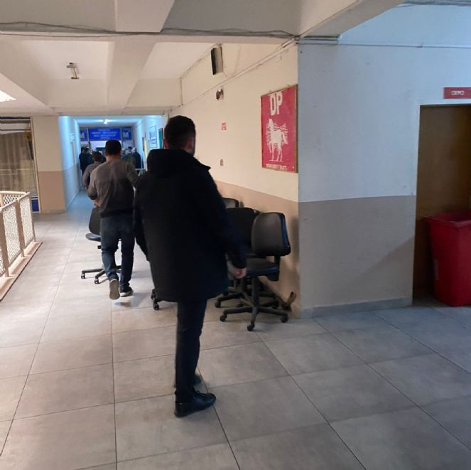 Demokrat Parti’nin Isparta’daki bürolarına haciz işlemi uygulandı - Resim : 4