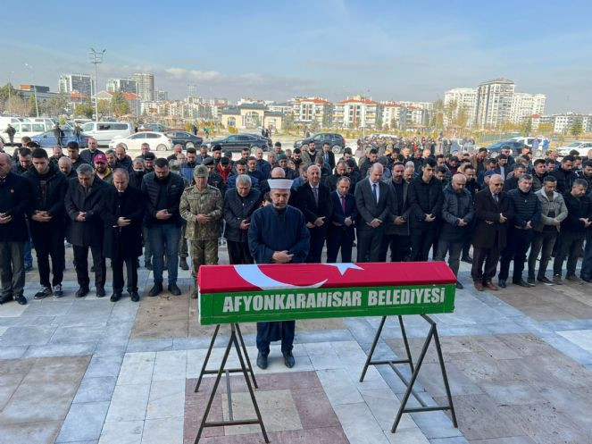 Kıbrıs gazisi Ahmet Yakut sonsuzluğa uğurlandı - Resim : 2