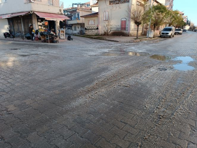 Adıyaman'da yollar buz tuttu - Resim : 1