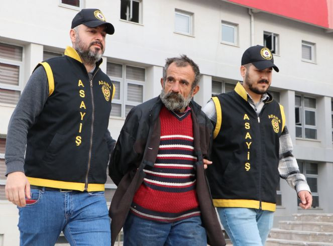 Isınmak için kartonları tutuşturdu. Halk pazarının deposu yaktı - Resim : 1