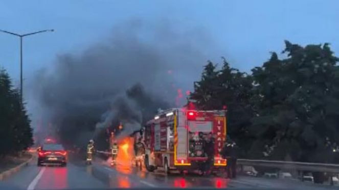 Su tankeri alev alev yandı - Resim : 3