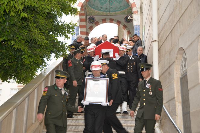 Şehit uzman çavuş Mersin'de toprağa verildi - Resim : 4