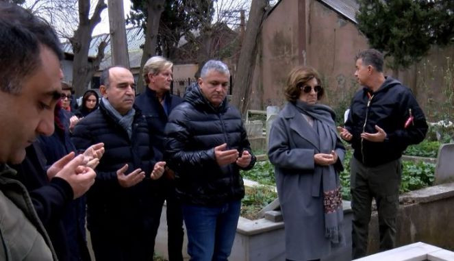 Birand mezarı başında anıldı - Resim : 2