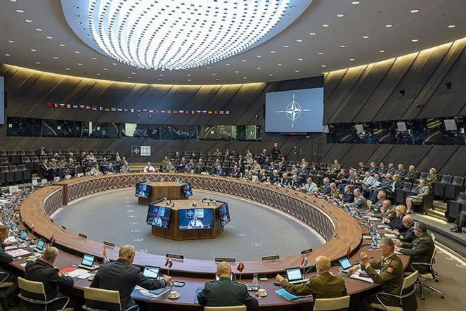 NATO ülkelerinin genelkurmay başkanları toplandı - Resim : 1