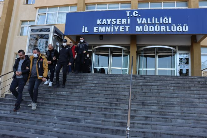 Kayseri'de uyuşturucu madde ticareti yapan kişiler yakalandı (19 Ocak 2023) - Resim : 3