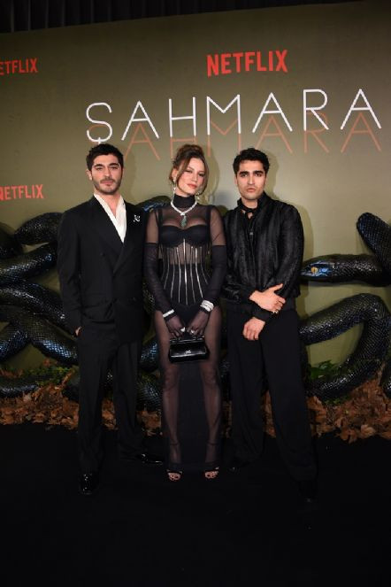 Serenay Sarıkaya'nın gala kıyafeti olay oldu! Fiyatı dudak uçuklattı - Resim : 2