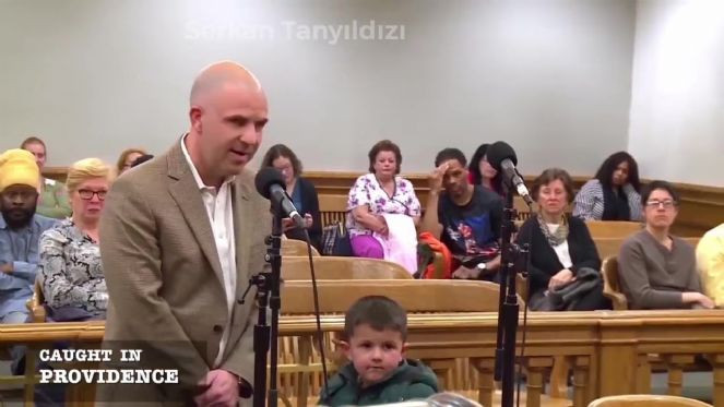 Çocuğunu mahkemeye yanında getiren baba, dürüst çocuğun kurbanı oldu - Resim : 1