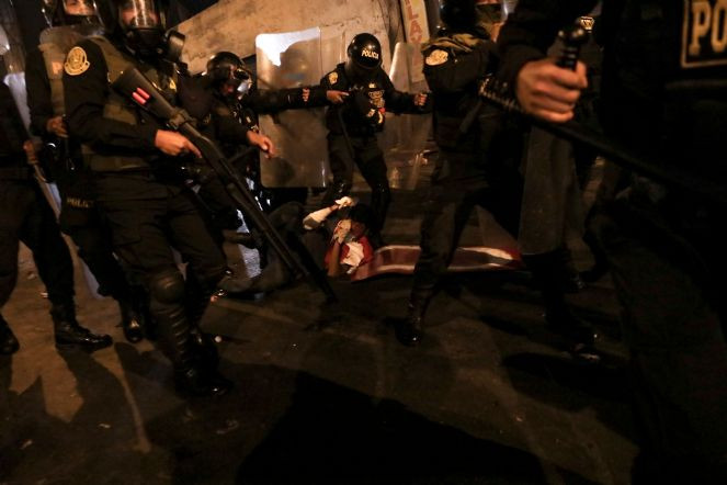Peru'da hükümet karşıtı protestolarda ölenlerin sayısı 59'a çıktı - Resim : 3