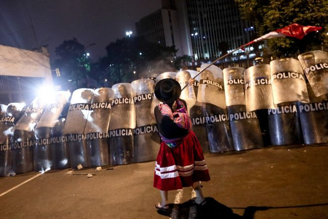 Peru'da hükümet karşıtı protestolarda ölenlerin sayısı 59'a çıktı - Resim : 5