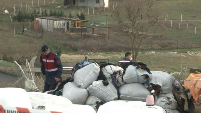 Çoban yem makinesine düştü - Resim : 5