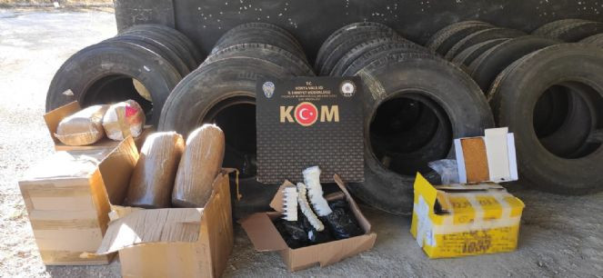 Konya’da 9 bin 800 litre kaçak akaryakıt ele geçirildi - Resim : 2