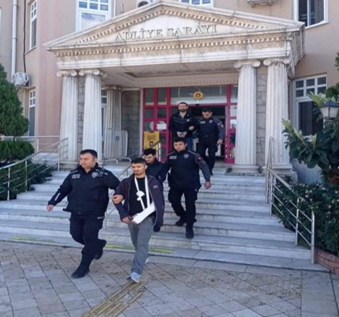 Villadan ziynet eşyası hırsızlığına 3 tutuklama - Resim : 1