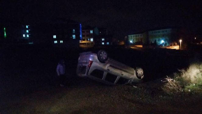 Ehliyetsiz çocuk araçla takla attı - Resim : 4