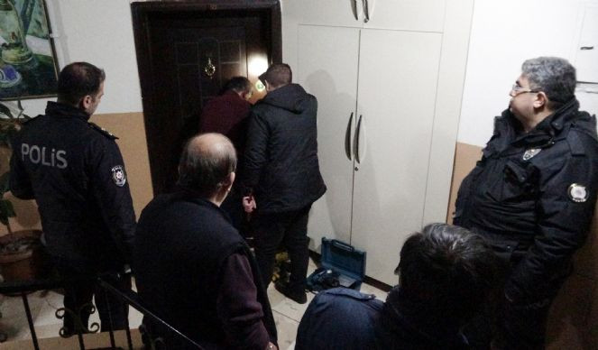 3 gündür uyuyan kadının evine çilingirle girdiler - Resim : 3