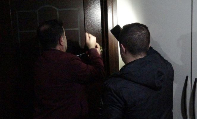 3 gündür uyuyan kadının evine çilingirle girdiler - Resim : 4