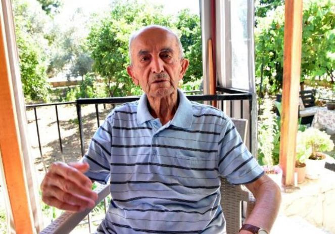 Menderes'in idamını fotoğraflayan İsmail Şenyüz toprağa verildi - Resim : 1