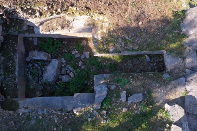 2 bin 350 yıllık tümülüs bulundu - Resim : 1