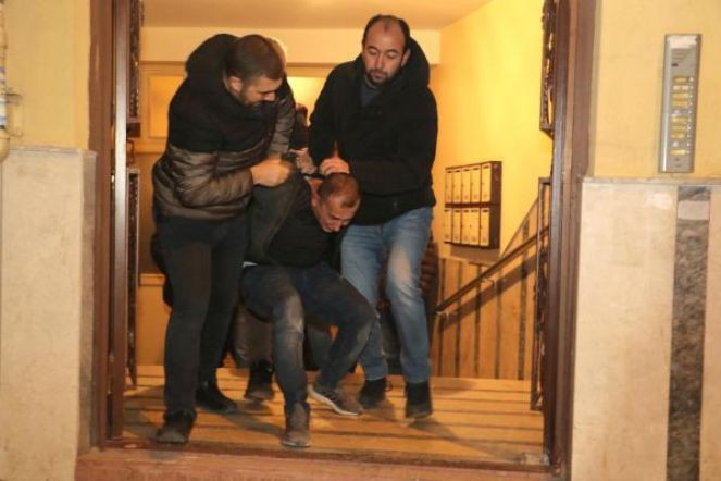 Çiğköfteciyi ağır yaralayan zanlı çatıda yakalandı - Resim : 3