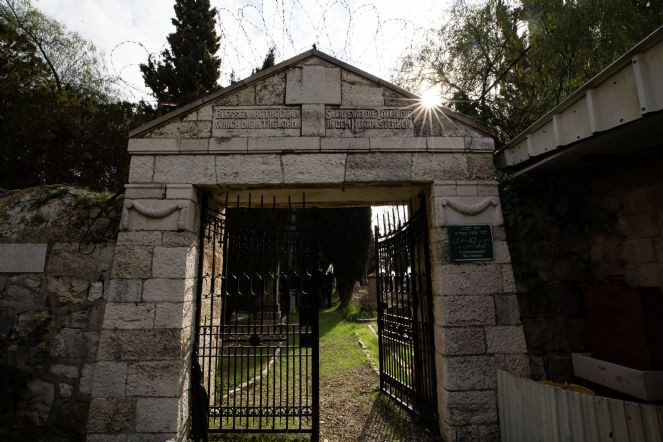 Kudüs’te Hristiyan mezarlığına çirkin saldırı - Resim : 7