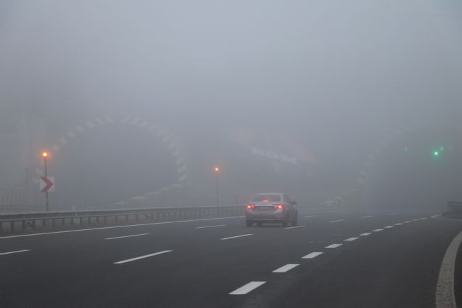 Sürücüler dikkat! Bolu Dağı'nda sis engeli - Resim : 2