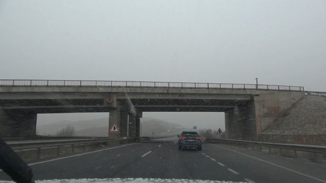 Kırıkkale'de mevsimin ilk karı yağdı - Resim : 1