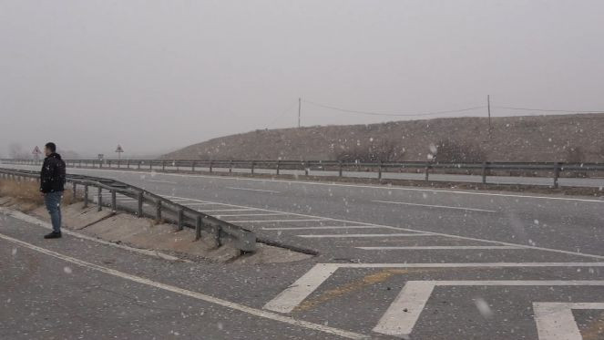 Kırıkkale'de mevsimin ilk karı yağdı - Resim : 2