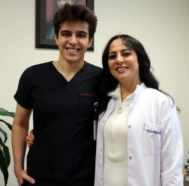 Doktor anne-oğulun aynı hastanede görev yapma hayali gerçek oldu - Resim : 2