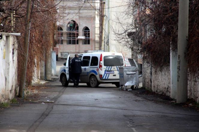Kadının patlayan varisi polisleri alarma geçirdi - Resim : 3