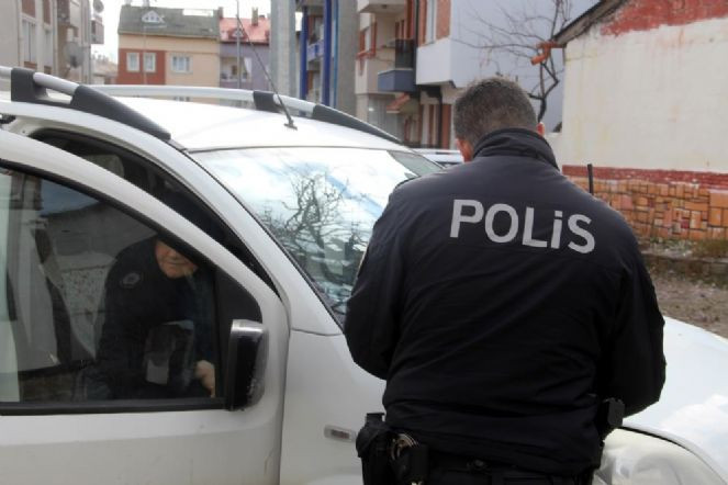 Kadının patlayan varisi polisleri alarma geçirdi - Resim : 6
