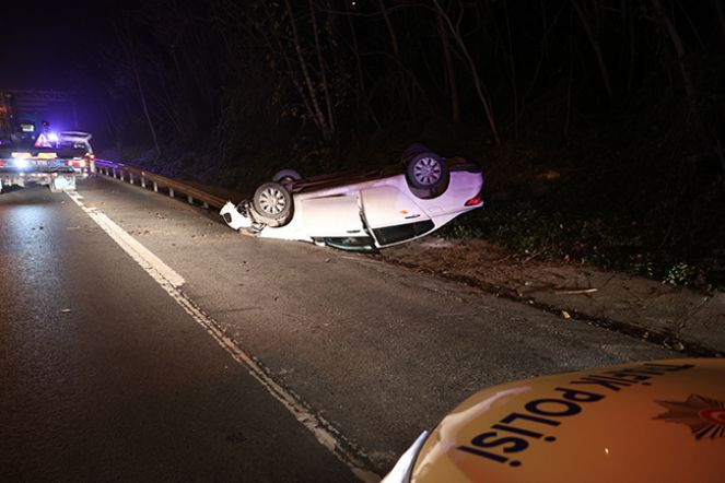 Beykoz'da zincirleme trafik kazası: 6 yaralı - Resim : 4