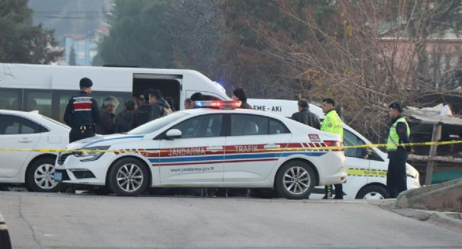 Husumetli iki aile silahlı sopalı kavga etti: 2 yaralı - Resim : 3