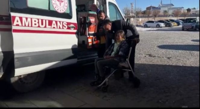 Son dakika... Kars'ta öğrenci servisi devrildi. 1 öğrenci öldü 14 öğrenci yaralı - Resim : 2