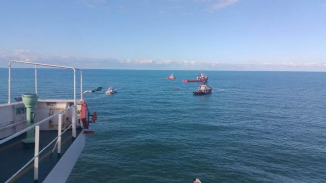 Yük gemisi 7 gün sonra yüzdü - Resim : 2