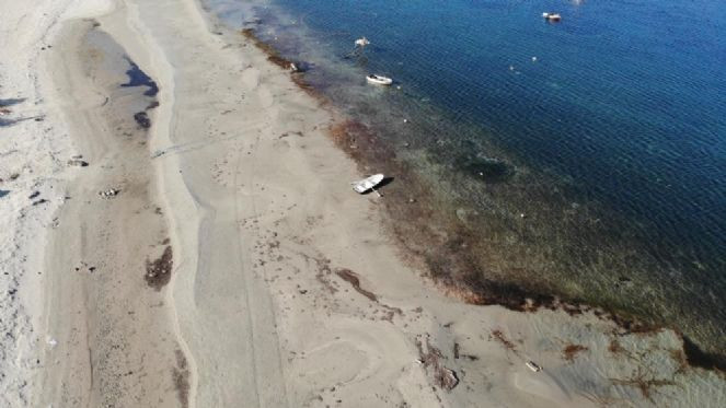 Çanakkale'de deniz 20 metre çekildi. İskele karada kaldı - Resim : 8