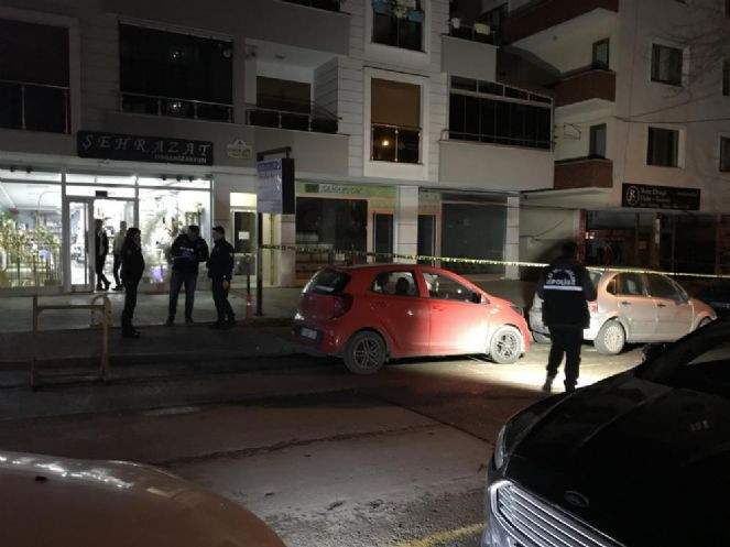 Evinin önünde silahla vuruldu - Resim : 3