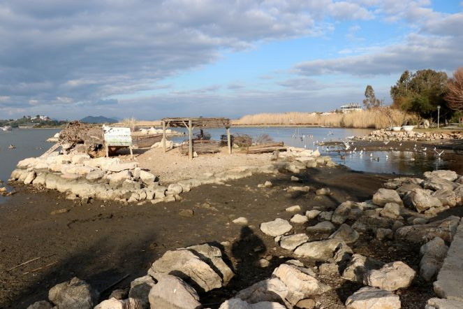 Fethiye'de deniz suyu 10 metre çekildi - Resim : 3