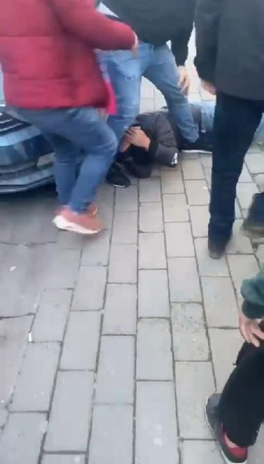 Takip ettiği kadının yakınlarından meydan dayağı - Resim : 1
