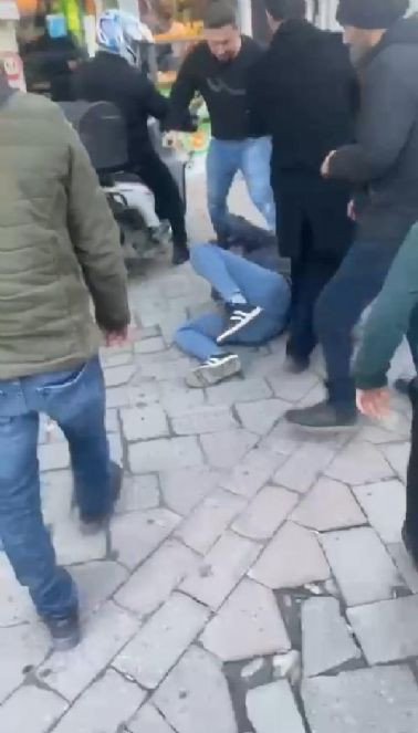 Takip ettiği kadının yakınlarından meydan dayağı - Resim : 3