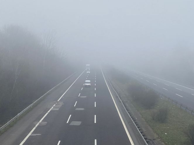Anadolu Otoyolu'nda sis engeli! Mesafe 30 metreye düştü - Resim : 2