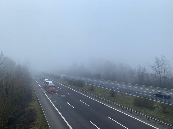 Anadolu Otoyolu'nda sis engeli! Mesafe 30 metreye düştü - Resim : 3