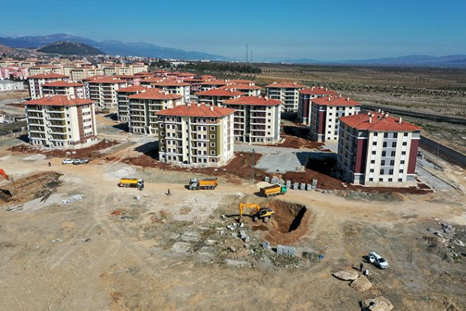 Yeni konutlar için ilk kazma vuruldu - Resim : 4