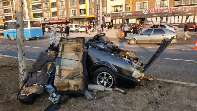 Makas atan otomobil refüje çarpıp ikiye bölündü - Resim : 4