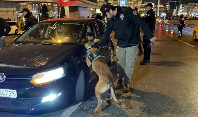 İstanbul'un birçok noktasında huzur uygulaması yapıldı - Resim : 2