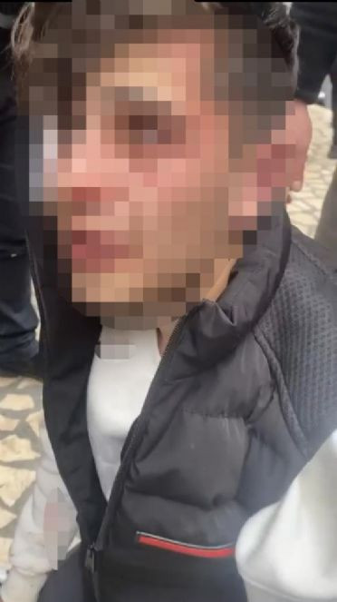 Zehir tacirlerini mahalleli dövdü - Resim : 1