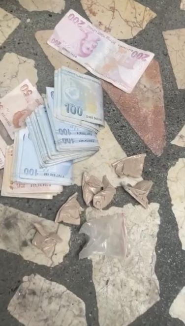 Zehir tacirlerini mahalleli dövdü - Resim : 4