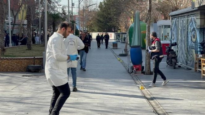 Yan bakma kavgasında masum vatandan vuruldu - Resim : 1