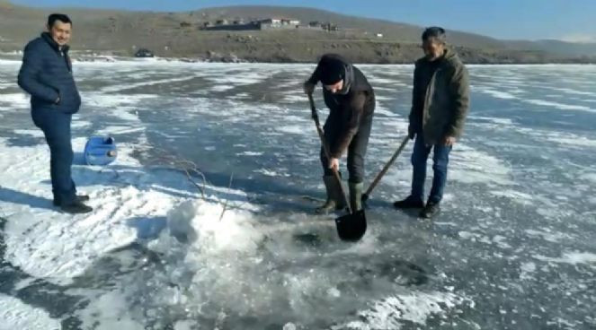 Eskimo usulü balık avı - Resim : 1