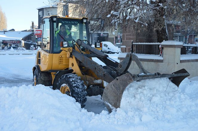Doğu Anadolu'da 4 ilde kar kalınlığı yarım metreyi buldu - Resim : 2